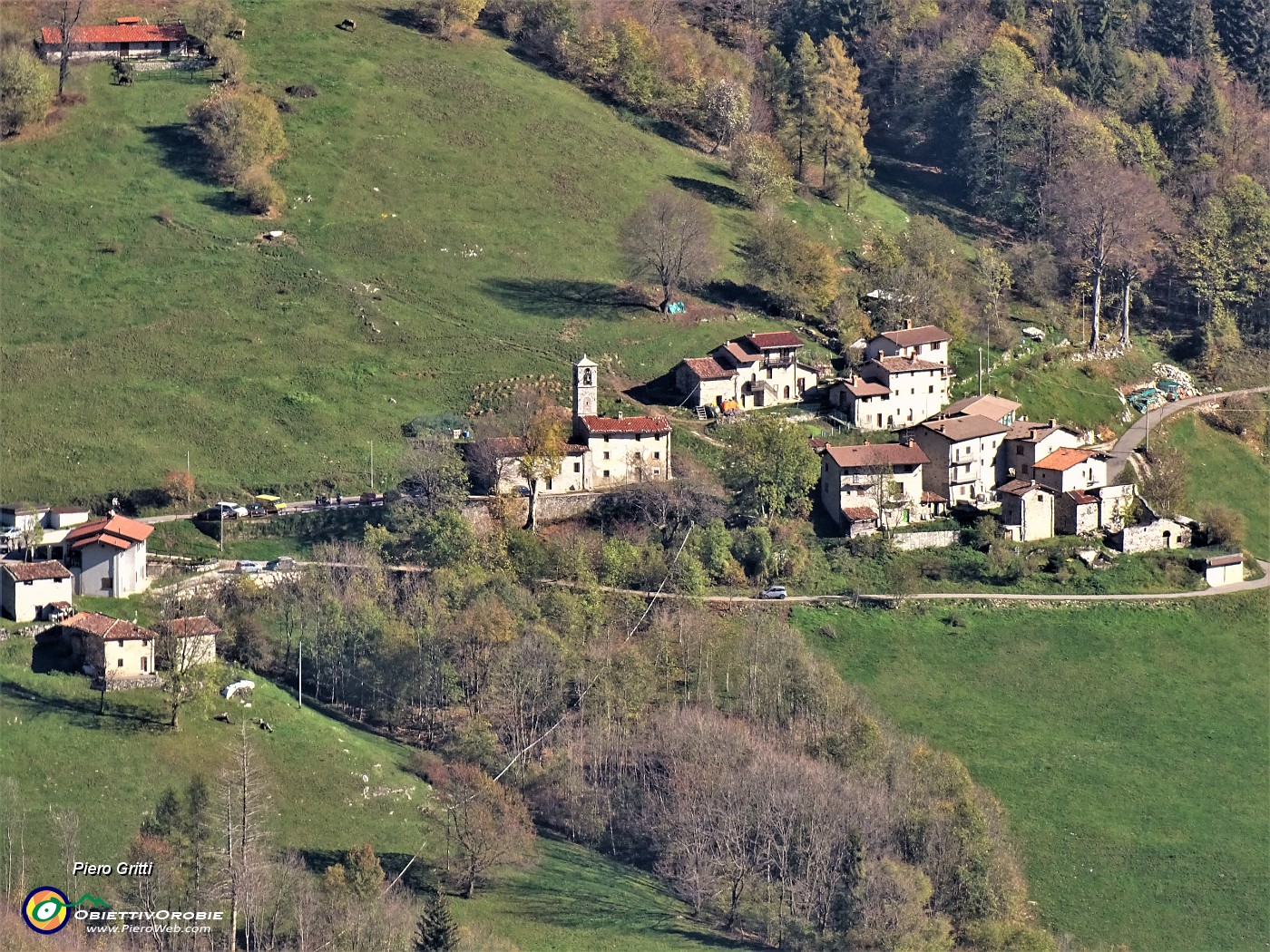 80 Cespedosio di Camerata Cornello baciato dal sole meridiano.JPG